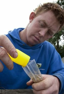 Avid Carp Transfer Bag Loading Kit Large - Pva bags -Carp Sales Store 1300819993 BAG SEQ 3